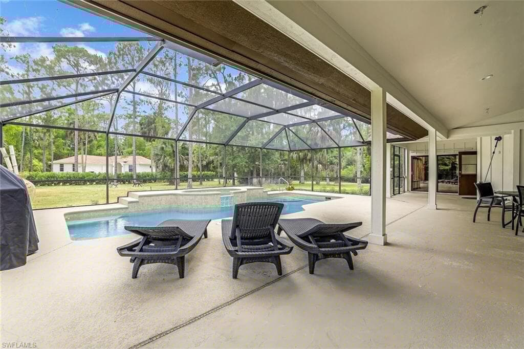 5752 Bur Oaks Ln, Naples, FL 34119-21