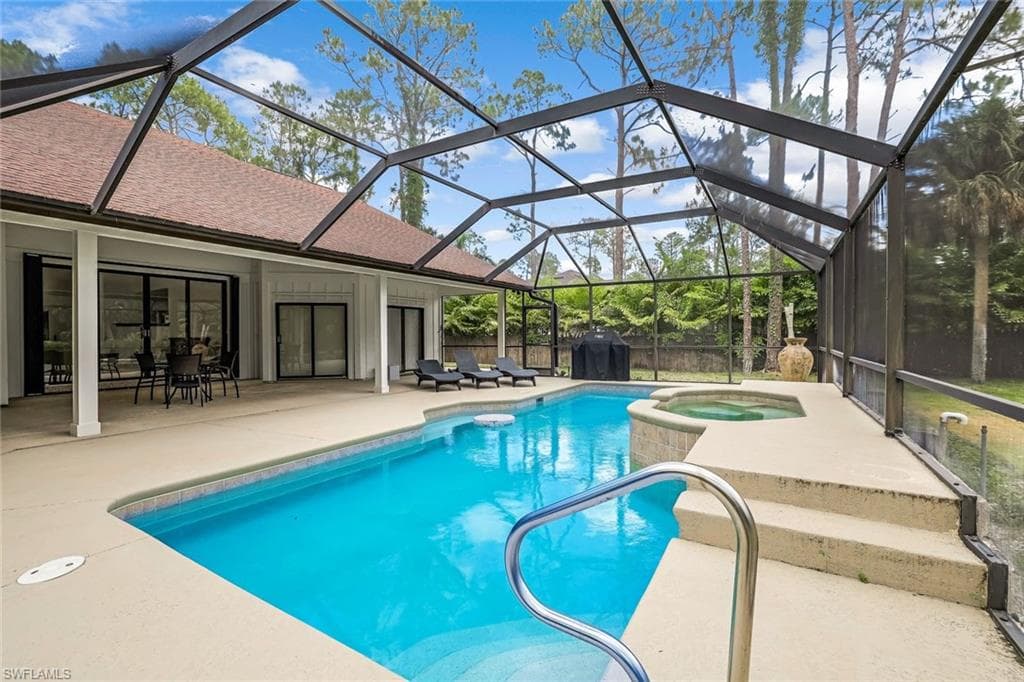 5752 Bur Oaks Ln, Naples, FL 34119-22