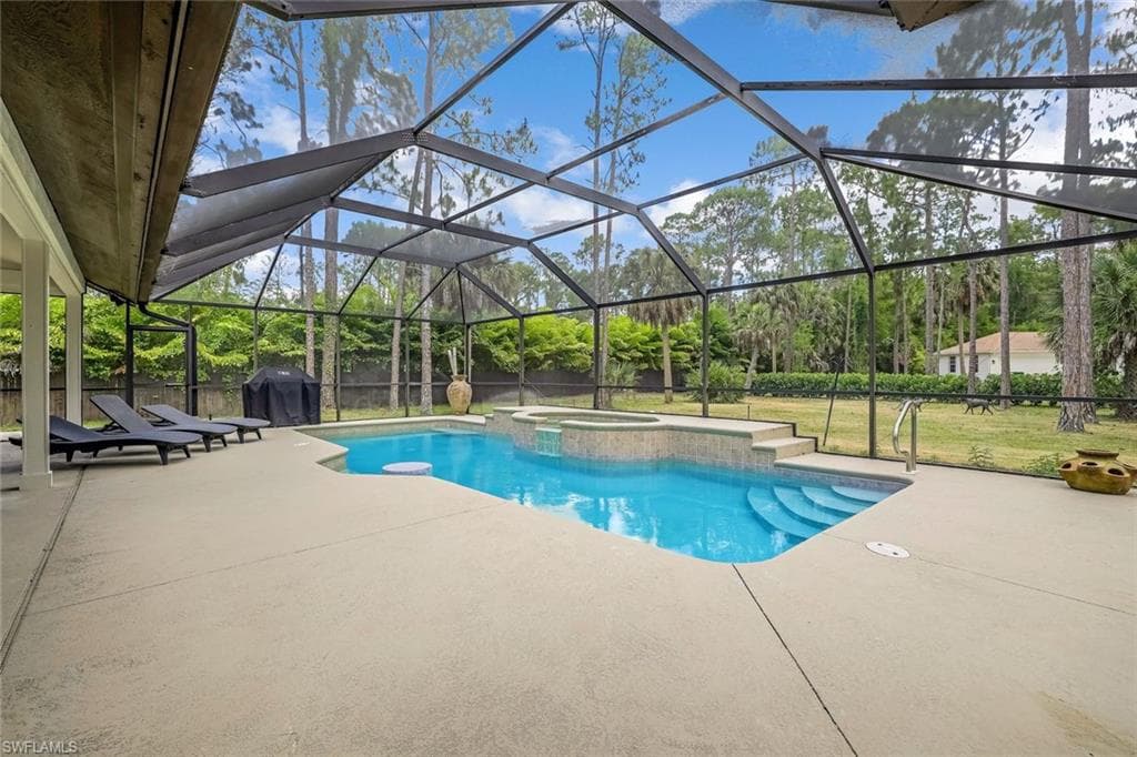 5752 Bur Oaks Ln, Naples, FL 34119-23