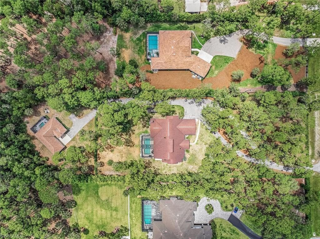 5752 Bur Oaks Ln, Naples, FL 34119-33