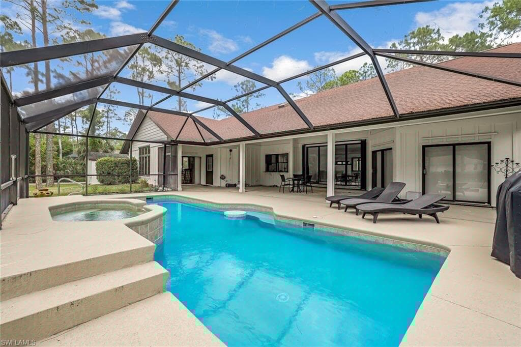 5752 Bur Oaks Ln, Naples, FL 34119-5