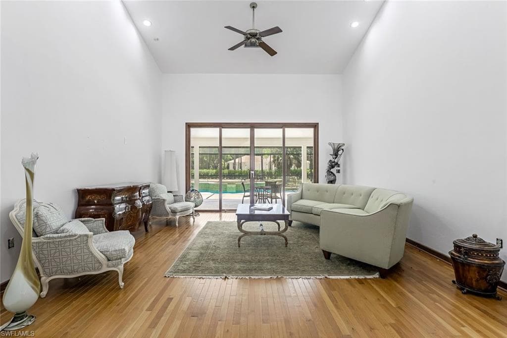 5752 Bur Oaks Ln, Naples, FL 34119-7