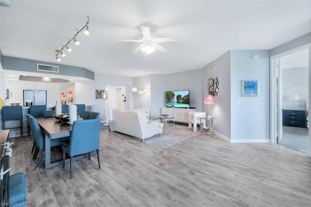 315 Dunes Blvd 604, Naples, FL 34110-9