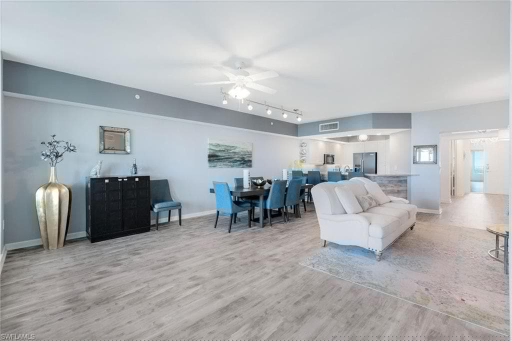 315 Dunes Blvd 604, Naples, FL 34110-10