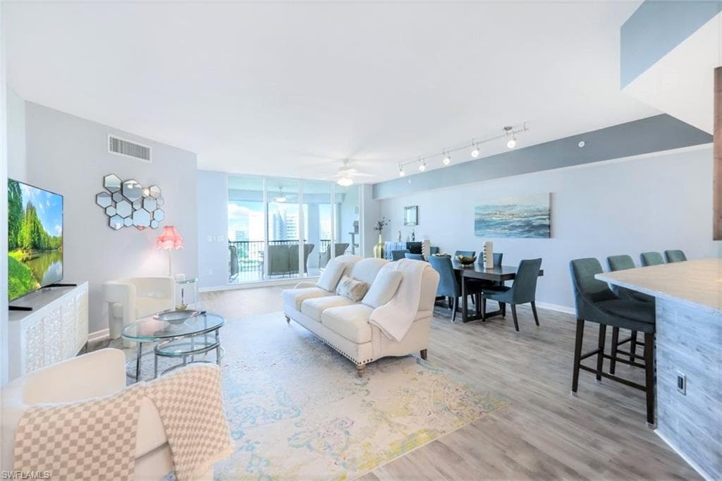 315 Dunes Blvd 604, Naples, FL 34110-12
