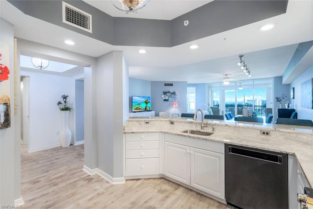 315 Dunes Blvd 604, Naples, FL 34110-13