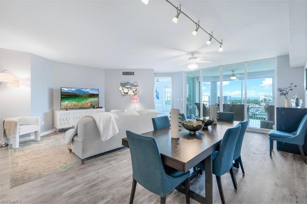 315 Dunes Blvd 604, Naples, FL 34110-17