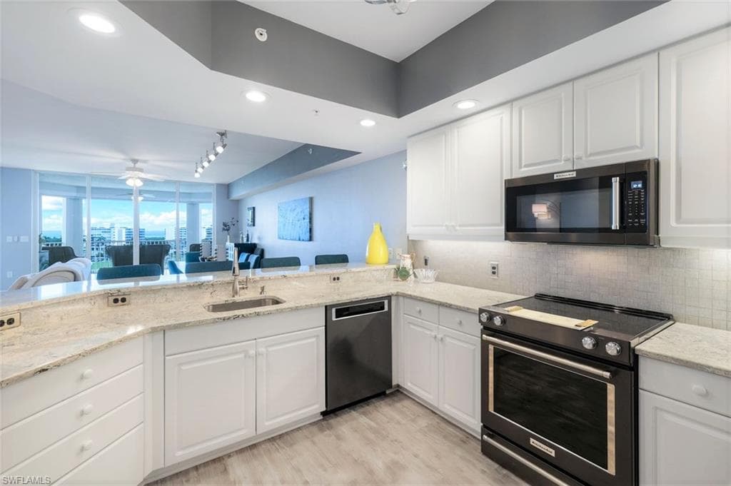 315 Dunes Blvd 604, Naples, FL 34110-19