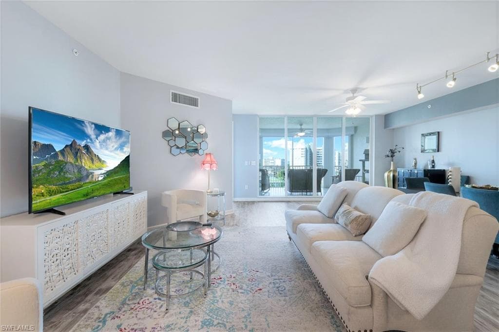 315 Dunes Blvd 604, Naples, FL 34110-8