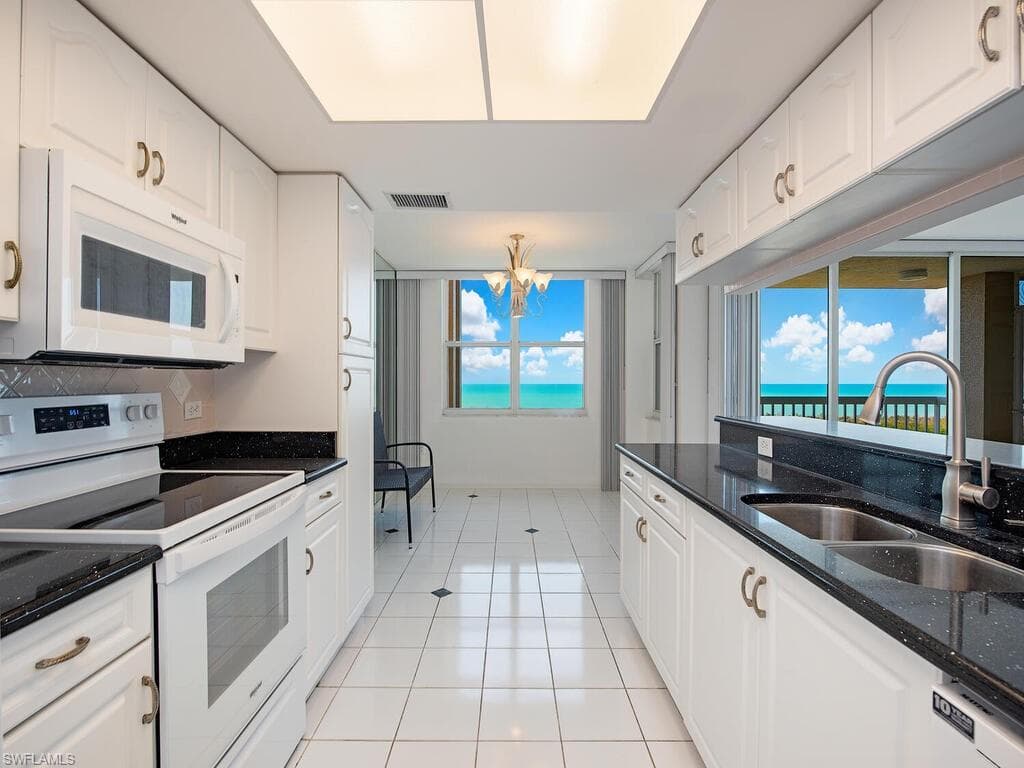 6585 Nicholas Blvd 1703, Naples, FL 34108-4