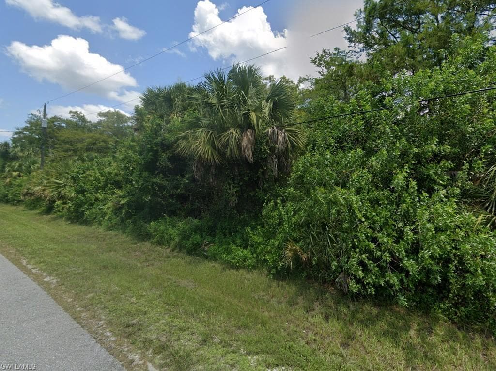 181 37th Ave NE, Naples, FL 34120-7
