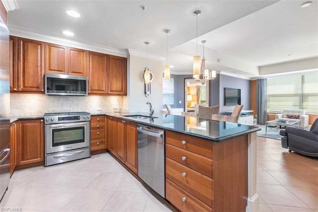 9123 Strada Pl 7504, Naples, FL 34108-12