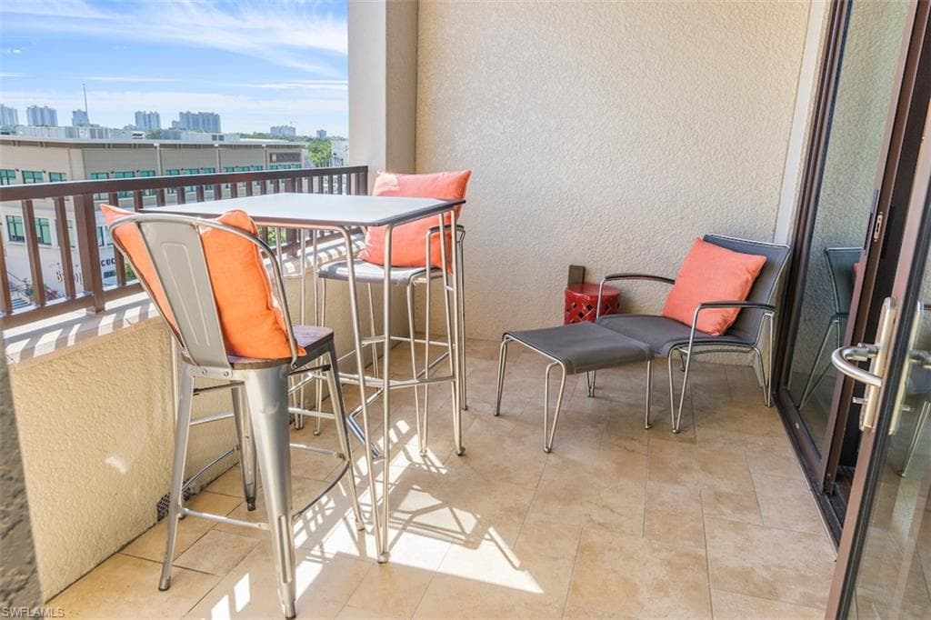 9123 Strada Pl 7504, Naples, FL 34108-16