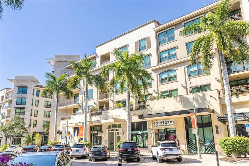 9123 Strada Pl 7504, Naples, FL 34108-2