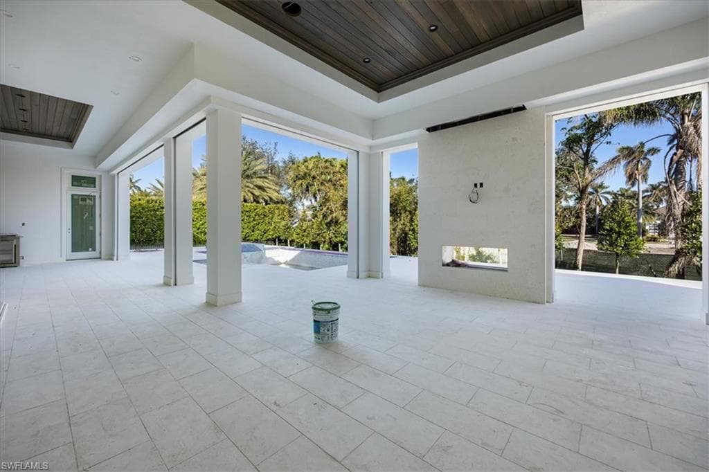 375 Bow Line Dr, Naples, FL 34103-23