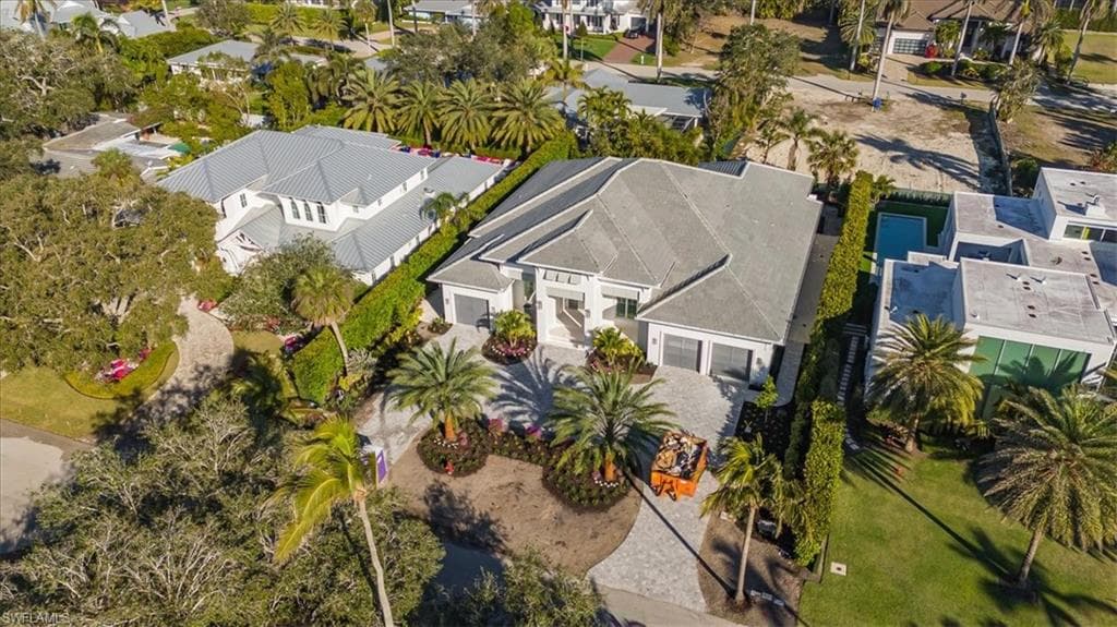 375 Bow Line Dr, Naples, FL 34103-27