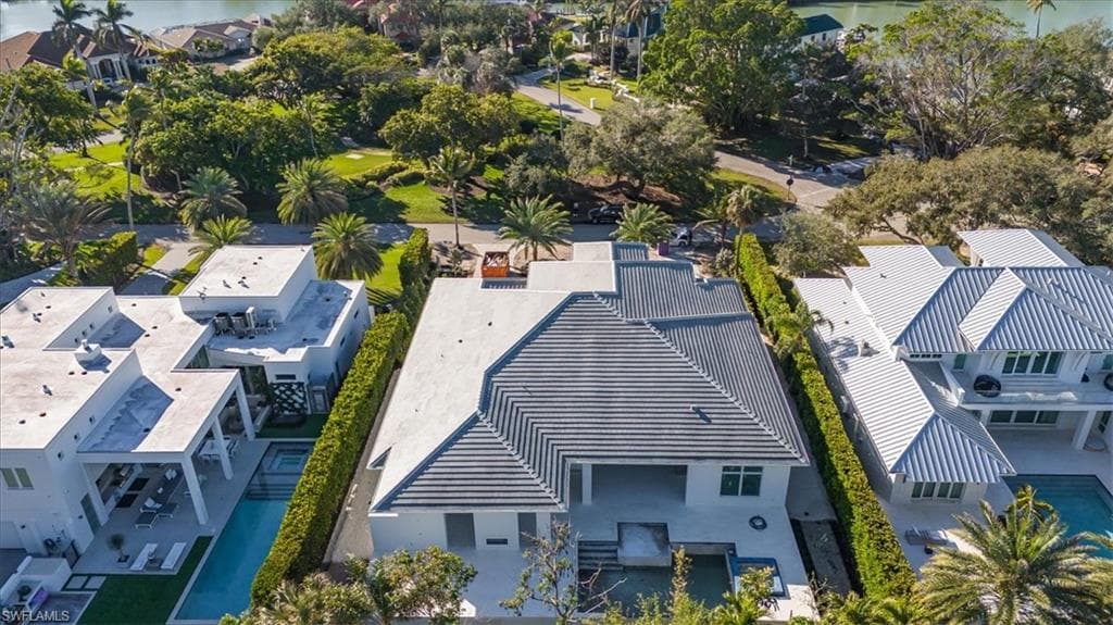 375 Bow Line Dr, Naples, FL 34103-29