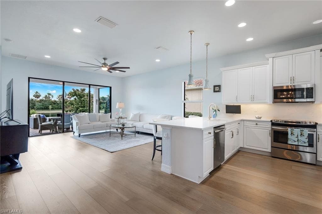 13339 Silktail Dr, Naples, FL 34109-10