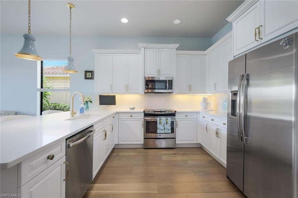 13339 Silktail Dr, Naples, FL 34109-11