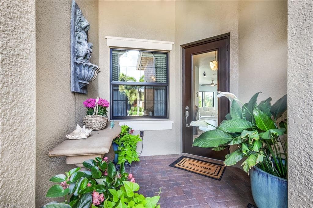 13339 Silktail Dr, Naples, FL 34109-28