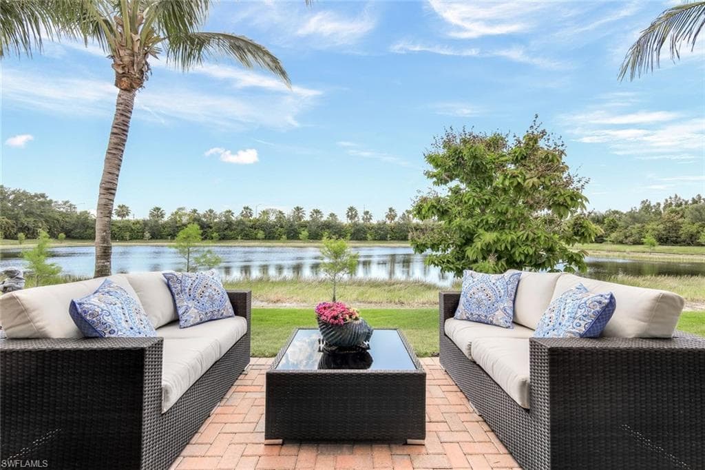 13339 Silktail Dr, Naples, FL 34109-3