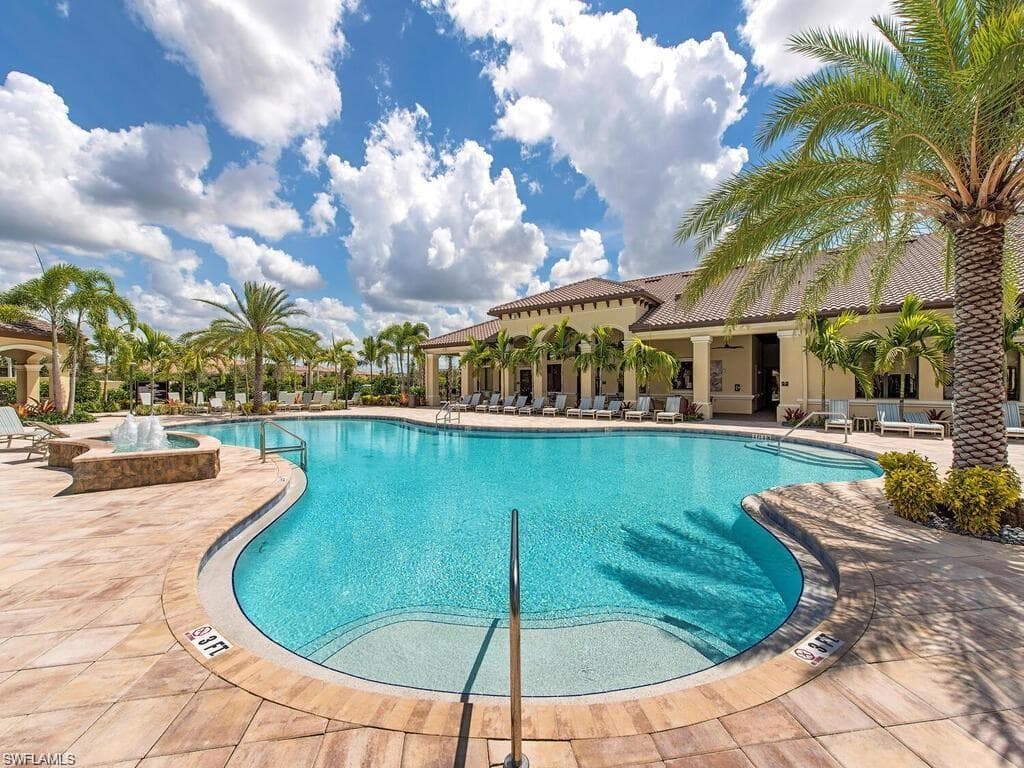 13339 Silktail Dr, Naples, FL 34109-39