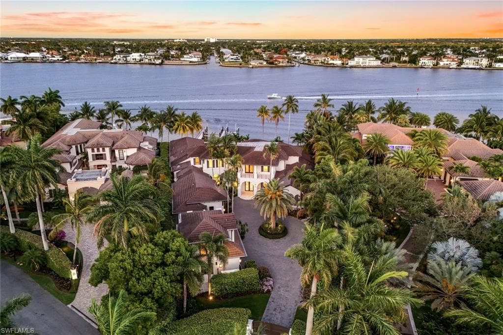 970 Aqua Cir, Naples, Fl 34102-4