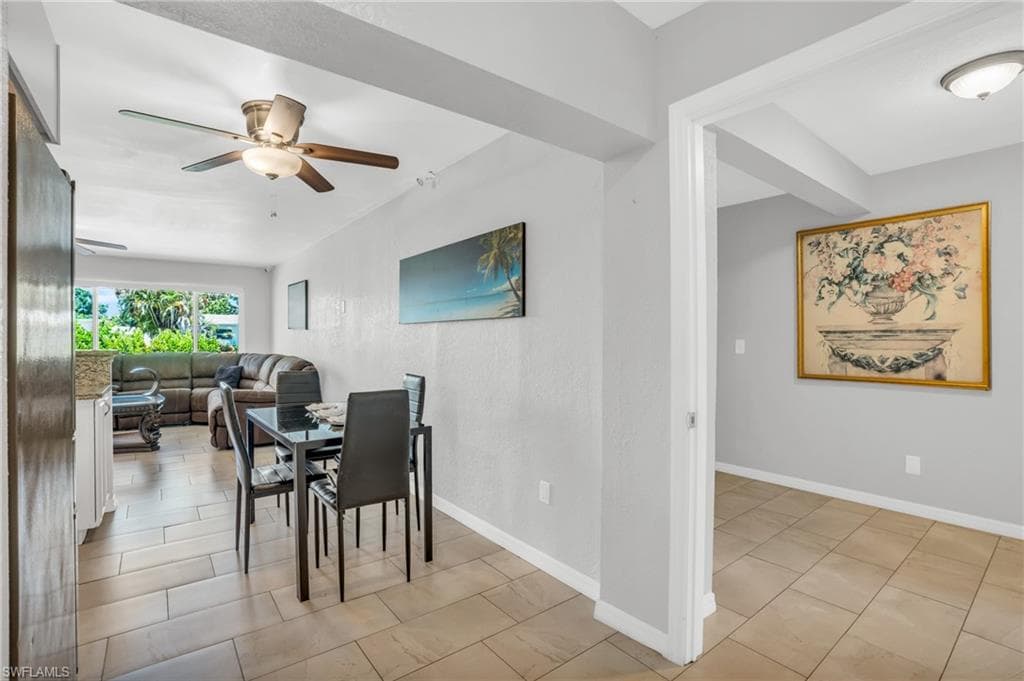 883 Coconut Cir E, Naples, FL 34104-13