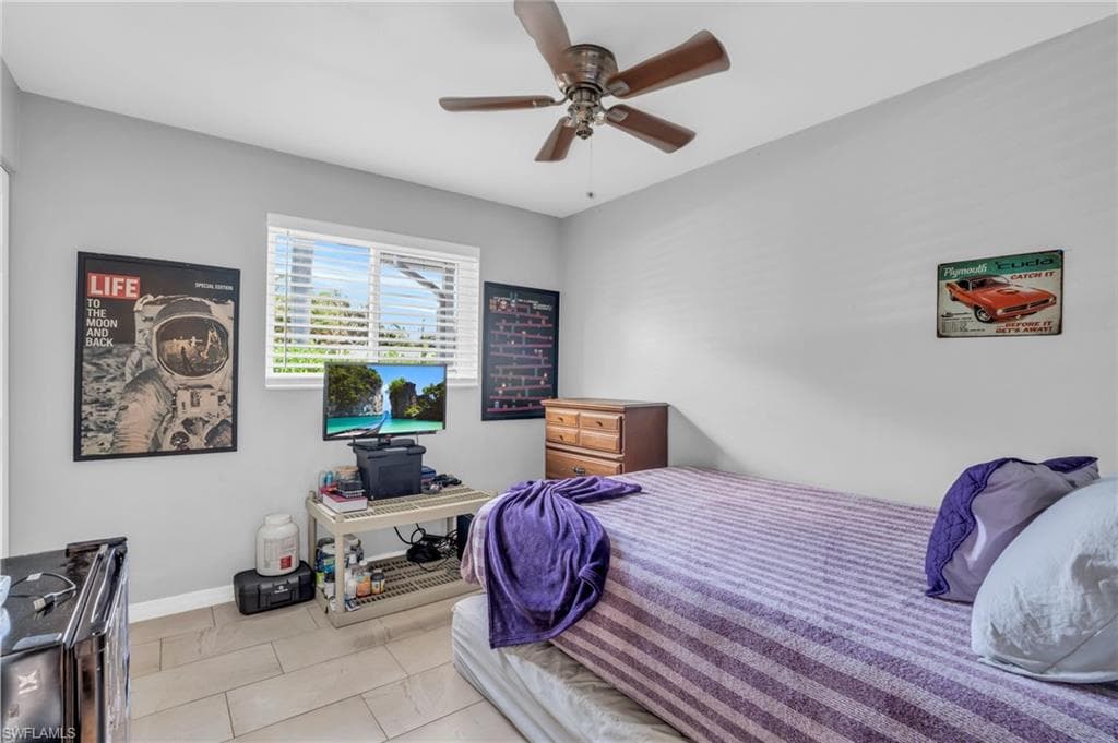 883 Coconut Cir E, Naples, FL 34104-26