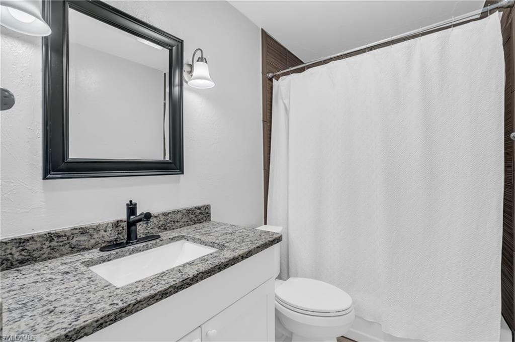 883 Coconut Cir E, Naples, FL 34104-28