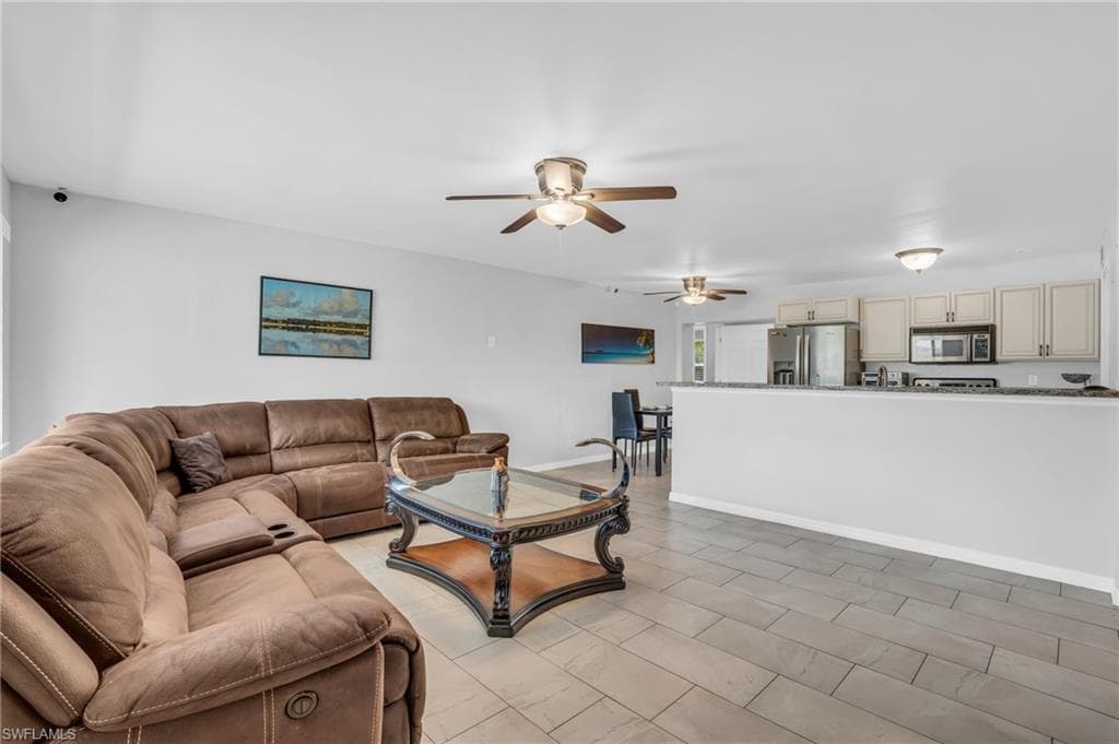 883 Coconut Cir E, Naples, FL 34104-7
