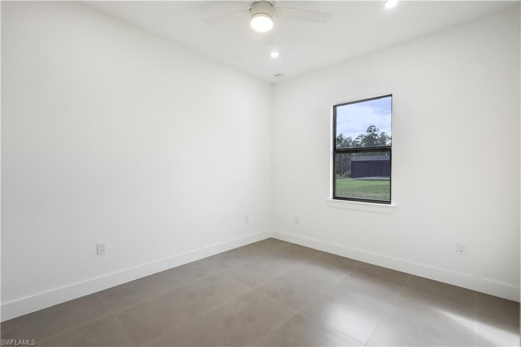 2806 Golden Gate Blvd W, Naples, FL 34120-23