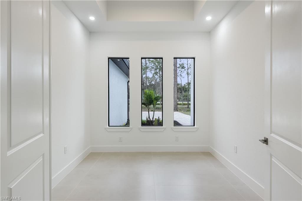 2806 Golden Gate Blvd W, Naples, FL 34120-28