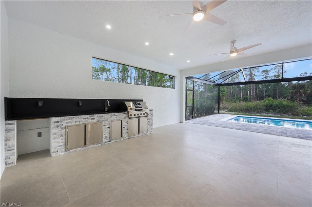 2806 Golden Gate Blvd W, Naples, FL 34120-30
