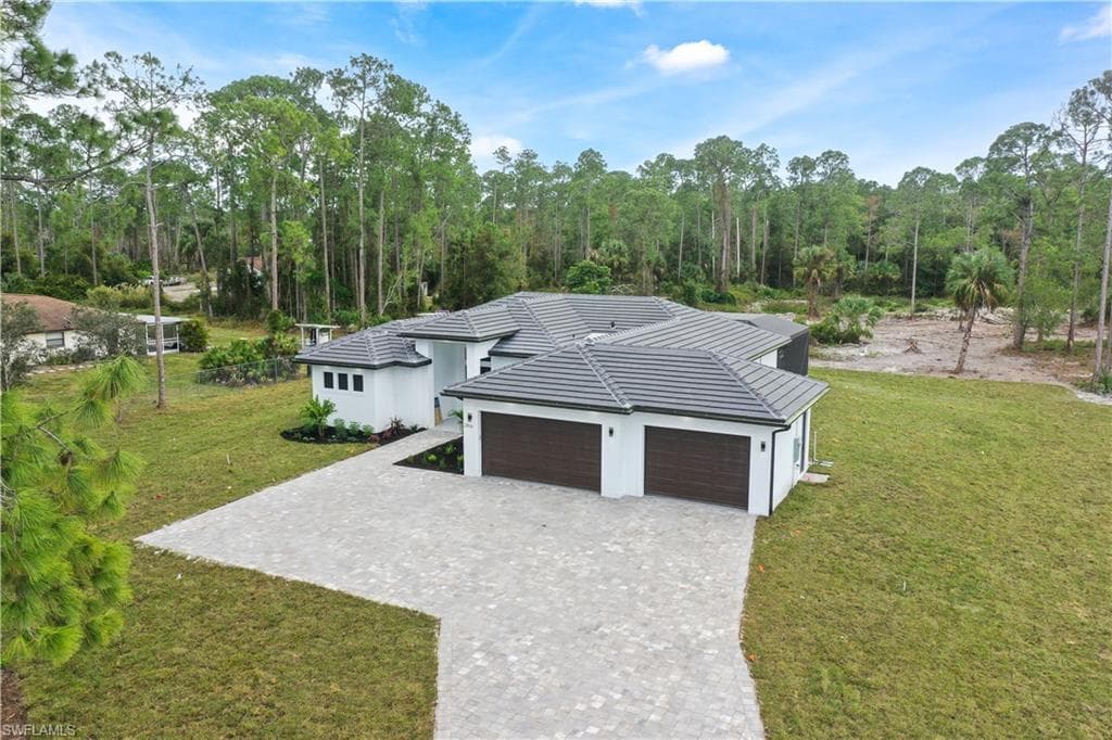 2806 Golden Gate Blvd W, Naples, FL 34120-6