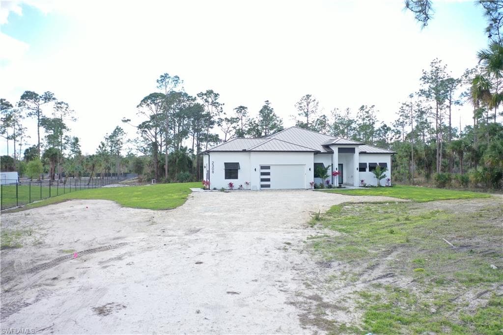 2308 6th Ave SE, Naples, FL 34117-32