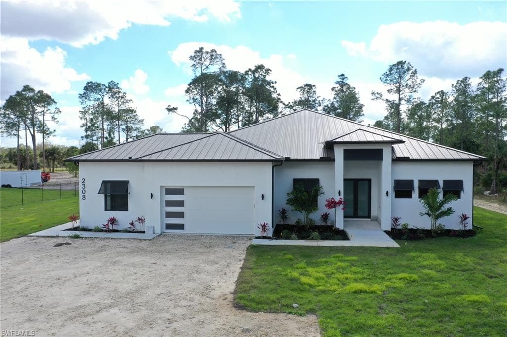 2308 6th Ave SE, Naples, FL 34117-3