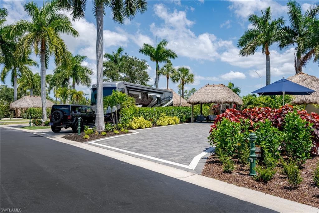 13619 Snook Cir, Naples, FL 34114-17