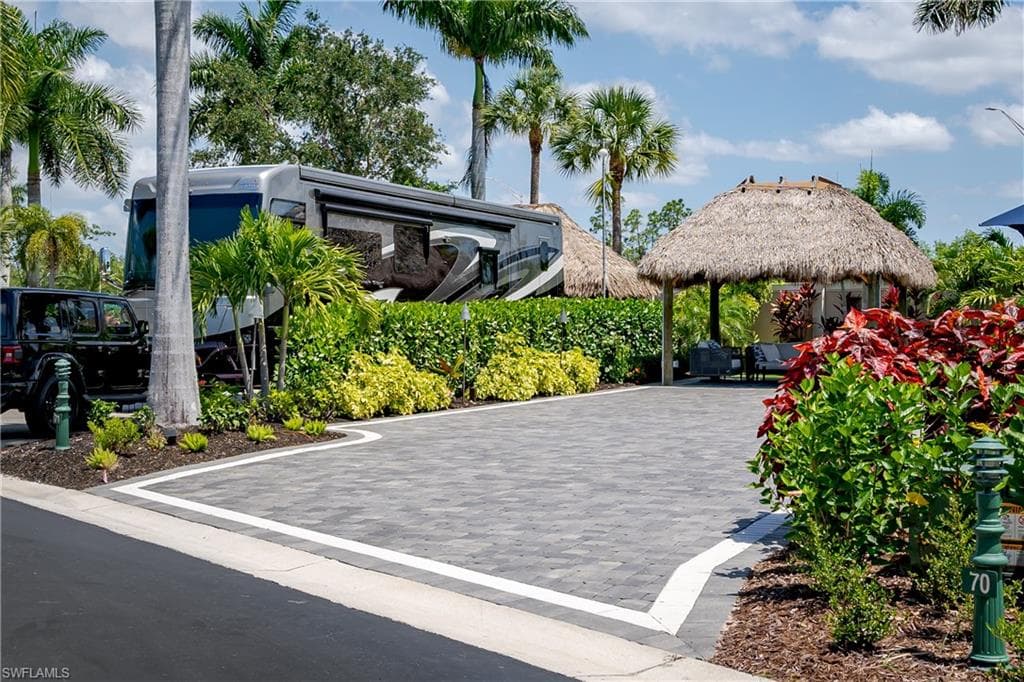 13619 Snook Cir, Naples, FL 34114-21