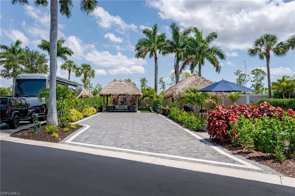 13619 Snook Cir, Naples, FL 34114-24