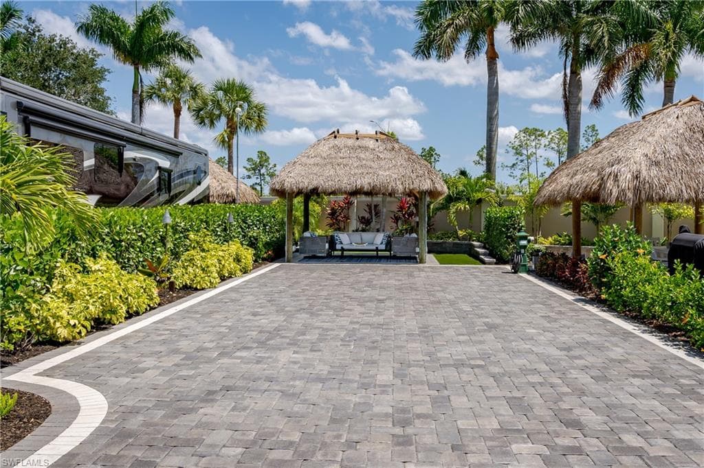 13619 Snook Cir, Naples, FL 34114-31