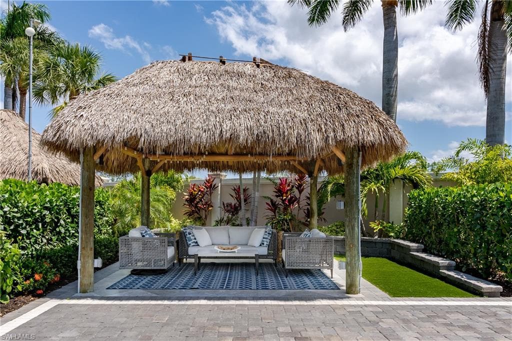 13619 Snook Cir, Naples, FL 34114-4