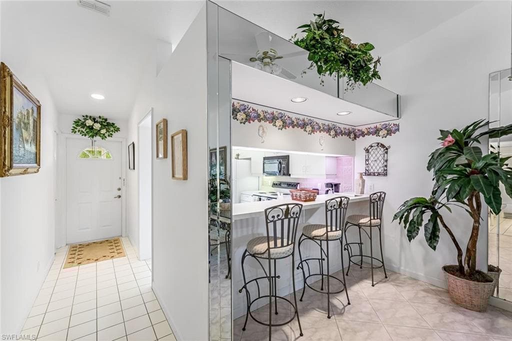 2420 Hidden Lake Dr 1006, Naples, FL 34112-9