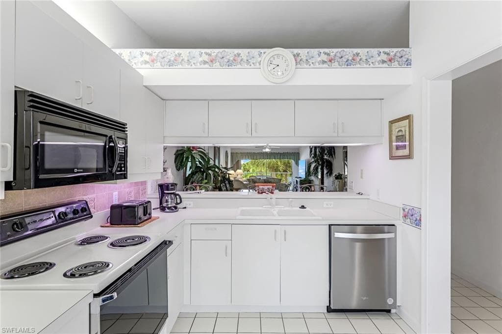 2420 Hidden Lake Dr 1006, Naples, FL 34112-11