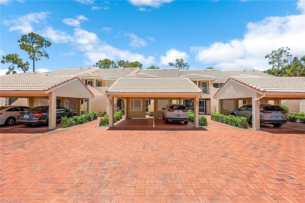 2420 Hidden Lake Dr 1006, Naples, FL 34112-29