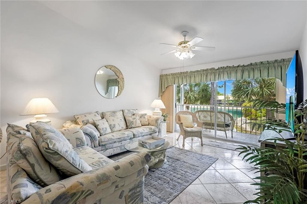 2420 Hidden Lake Dr 1006, Naples, FL 34112-8