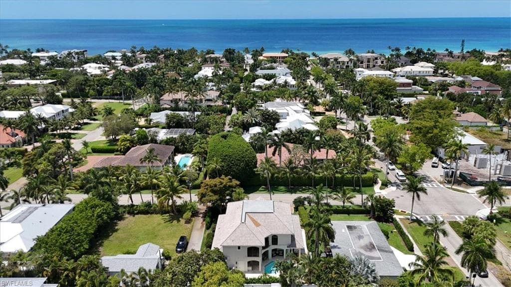 33 3rd St S, Naples, FL 34102-4