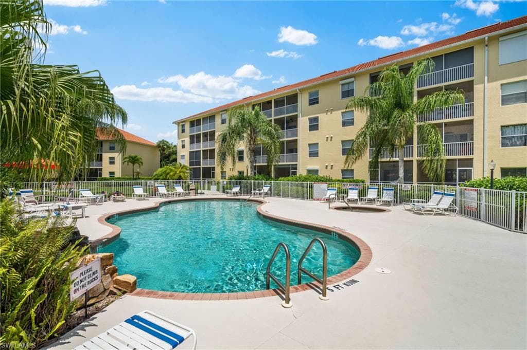 9175 Celeste Dr 103, Naples, FL 34113-35