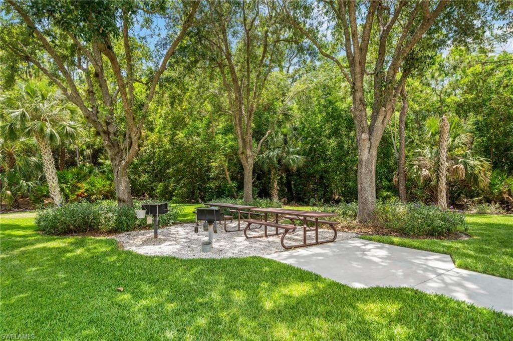 9175 Celeste Dr 103, Naples, FL 34113-37