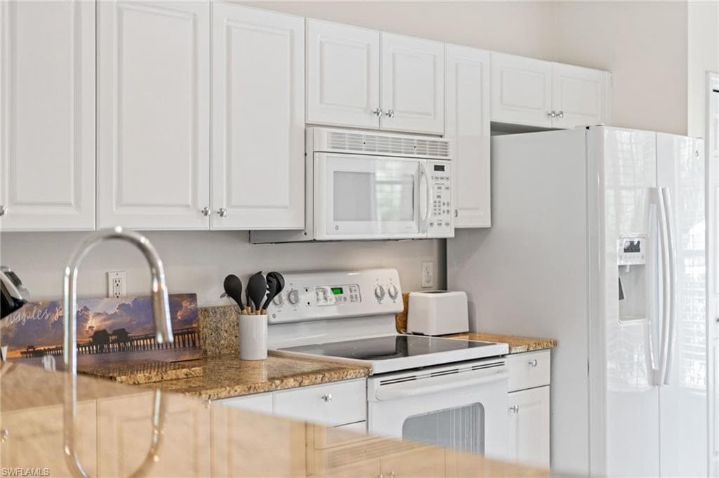 9175 Celeste Dr 103, Naples, FL 34113-38